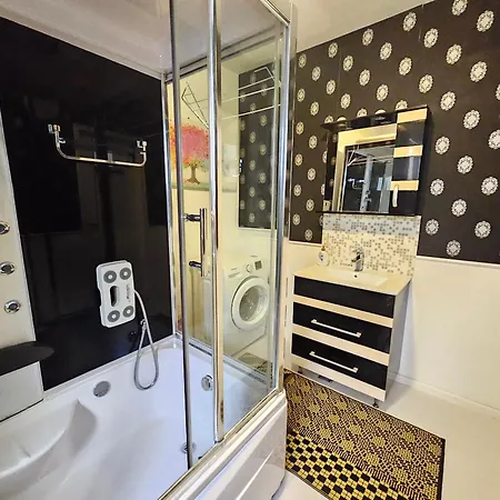 2bedroom Apartment *